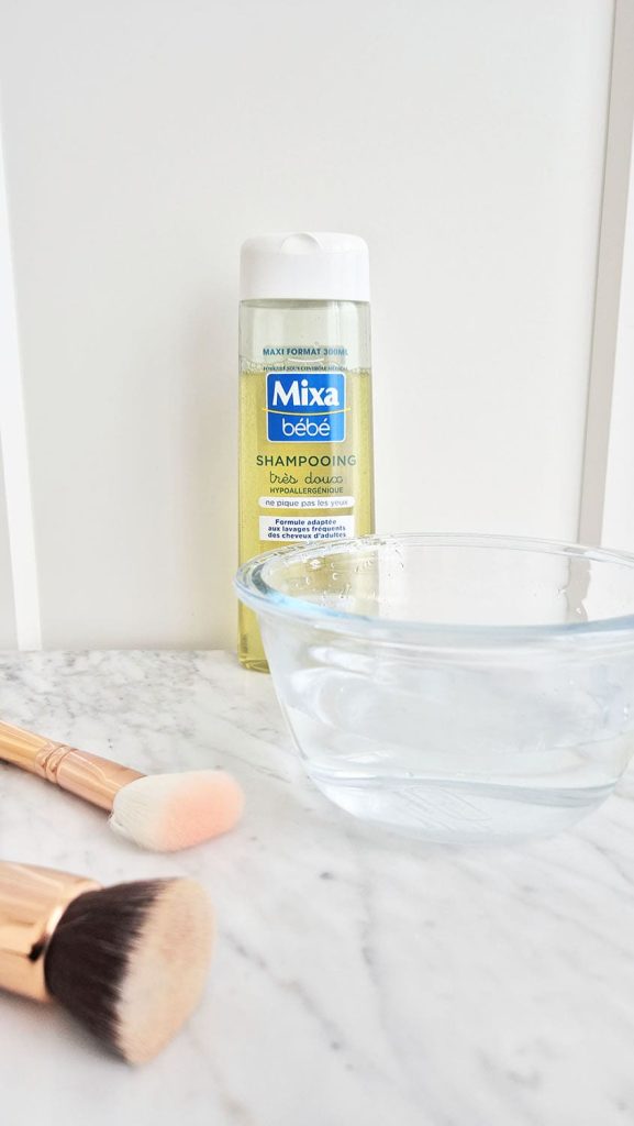 Shampoing Mixa Bébé pour nettoyer ses pinceaux de maquillage