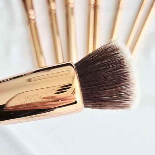 Pinceau fond de teint Zoeva 104, l'un des meilleurs pinceaux Zoeva pour le teint.