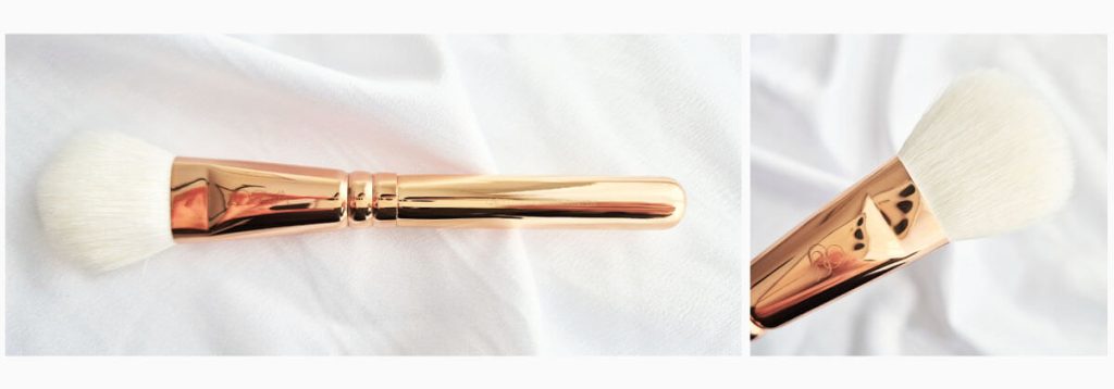 Pinceau blush Zoeva 126 Luxe Cheek Finish rose gold plat et rond.