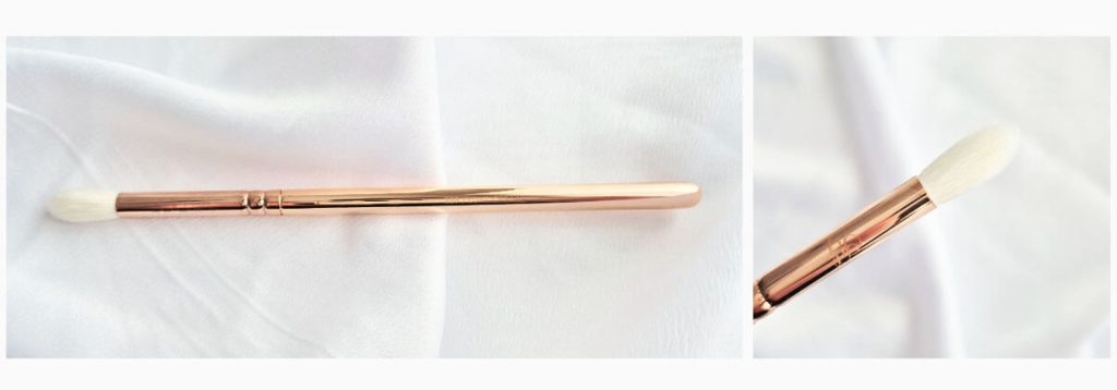 Pinceau creux de paupière à tête longue et effilée pour définir le regard.