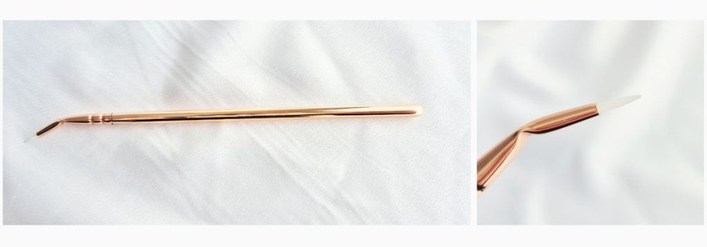 Pinceau eyeliner très fin pour des tracés nets et une précision maximale.