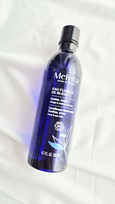 Hydrolat de bleuet utilisé pour décongestionner les yeux
