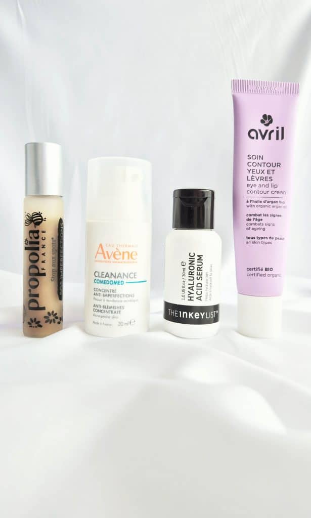 Routine acné adulte soir avec sérum acide hyaluronique The Inkey List et soins Avène