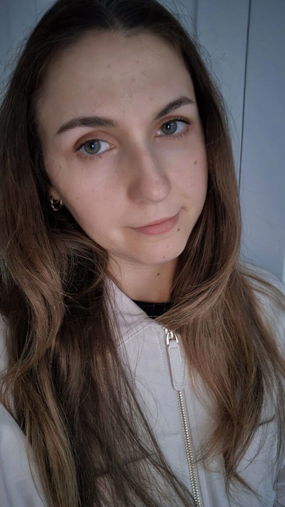 Test de tenue en fin de journée du fond de teint Dior Forever Hydra Nude sur peau mixte.