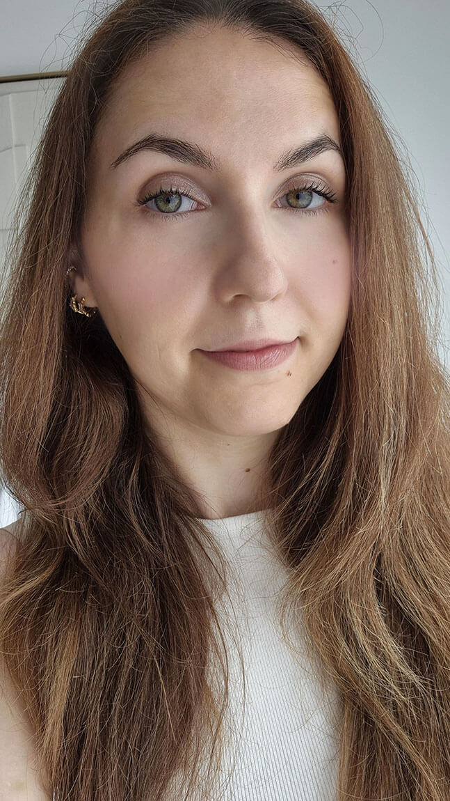 Maquillage des yeux en journée avec la teinte Fawn Shimmer 12H Colorful Sephora