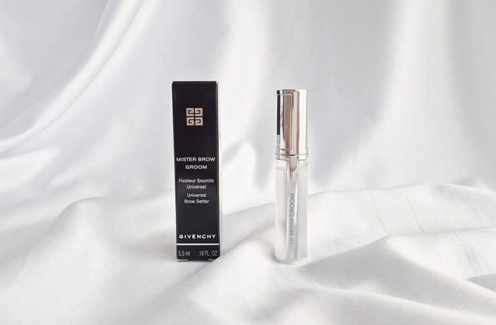 Gel fixateur Mister Brow Groom de Givenchy et son emballage noir sur un fond blanc.