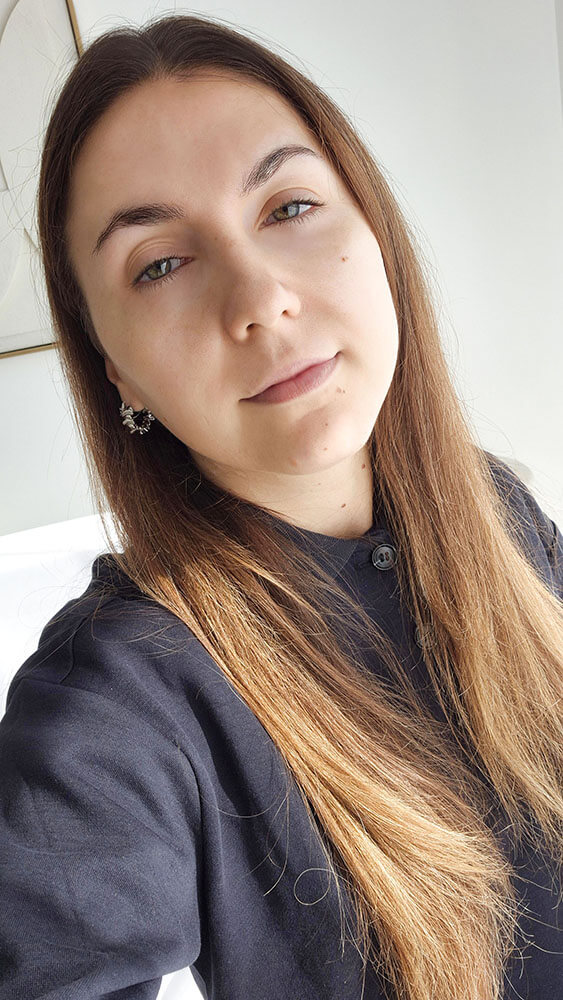 Mes sourcils naturels sans maquillage avant l’application du gel fixateur Givenchy.